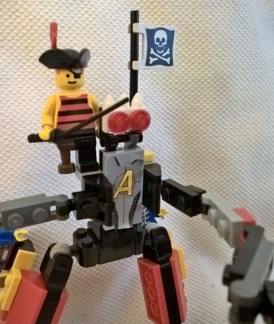 Robot Pirata